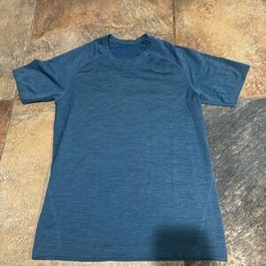 men’s lululemon shirt